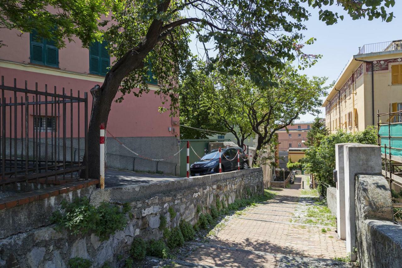 Sunny Apartment Over The Harbor Genoa Exterior photo