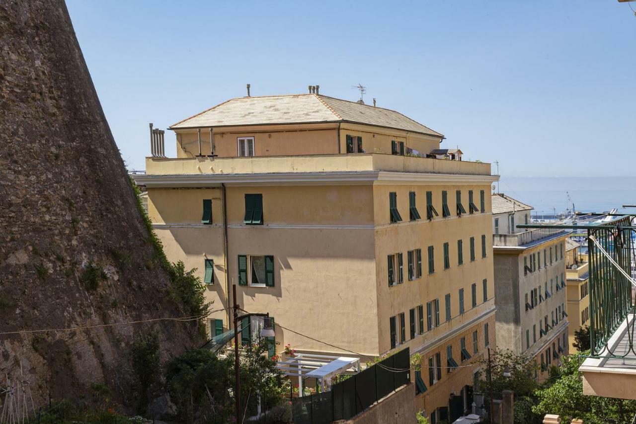 Sunny Apartment Over The Harbor Genoa Exterior photo